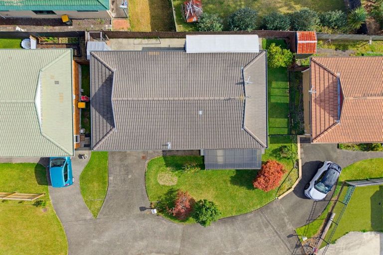 Photo of property in 52 Bodi Place, Te Atatu South, Auckland, 0610
