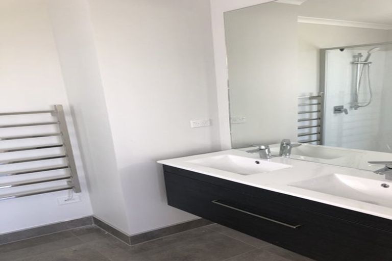 Photo of property in 11/15 Scott Road, Hobsonville, Auckland, 0616