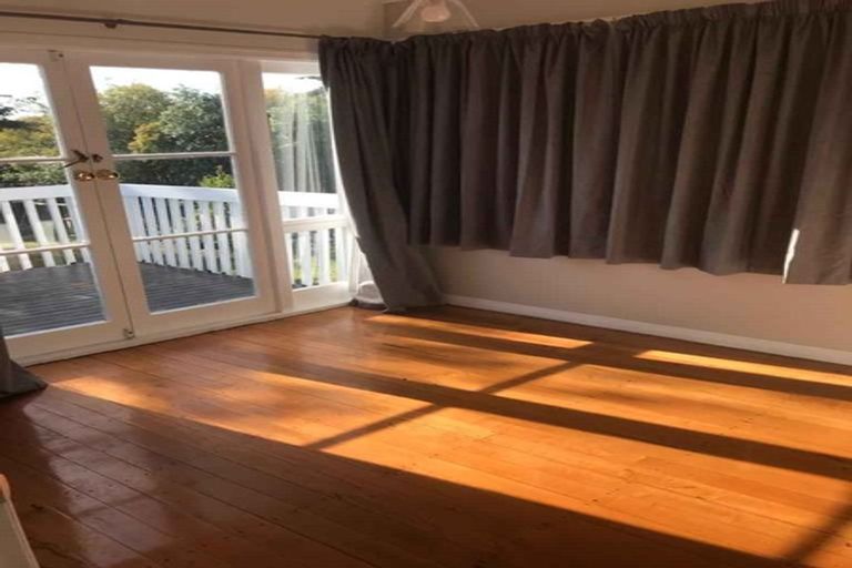 Photo of property in 3 Pleasant Road, Glen Eden, Auckland, 0602