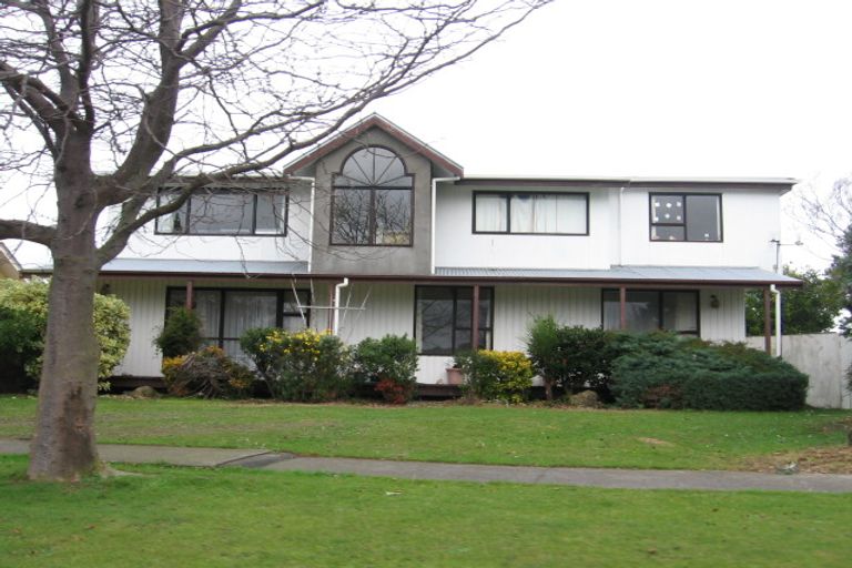 Photo of property in 26 Hillcrest Drive, Kelvin Grove, Palmerston North, 4414