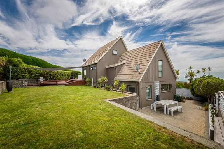 Photo of property in 54a Belleview Terrace, Mount Pleasant, Christchurch, 8081