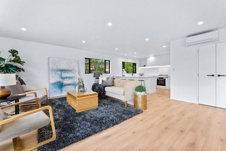 Photo of property in 52a Glamorgan Drive, Torbay, Auckland, 0630