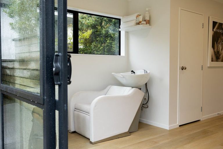 Photo of property in 1/8 Waller Avenue, Bucklands Beach, Auckland, 2012