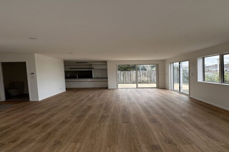 Photo of property in 20 Edwards Avenue, Henderson, Auckland, 0610