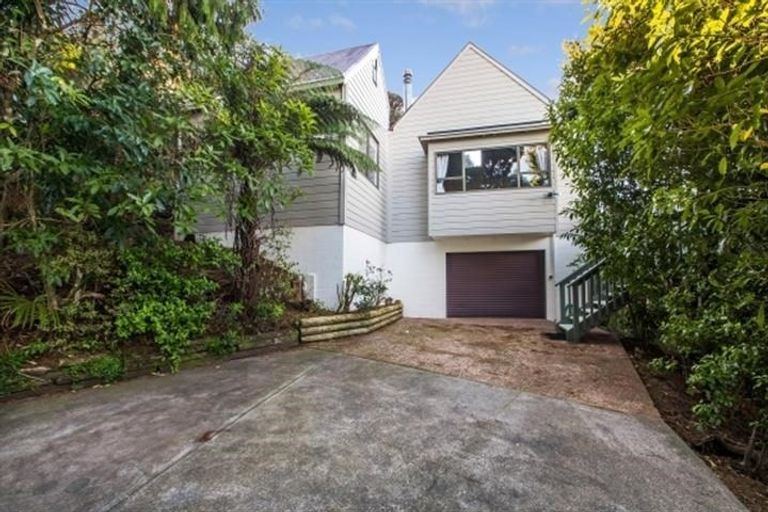 Photo of property in 274 Shaw Road, Titirangi, Auckland, 0604