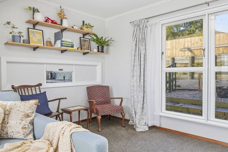 Photo of property in 8a-8b Devon Place, Cannons Creek, Porirua, 5024