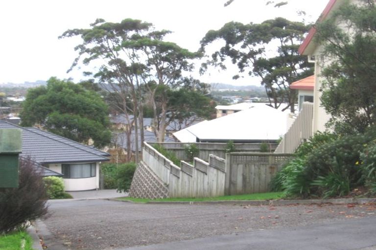 Photo of property in 54 Kakariki Grove, Waikanae, 5036