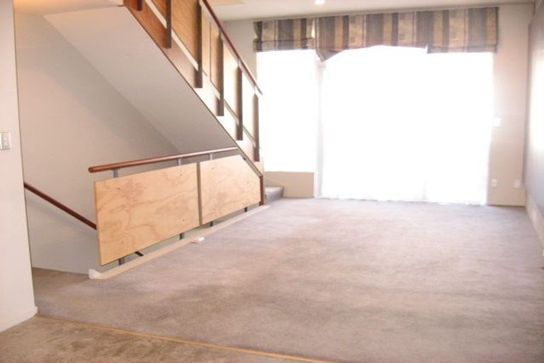 Photo of property in Mondrian Townhouses, 9/24 Hanson Street, Mount Cook, Wellington, 6021