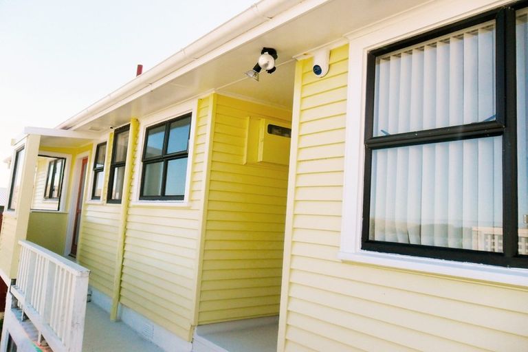 Photo of property in 40 Cunliffe Street, Johnsonville, Wellington, 6037