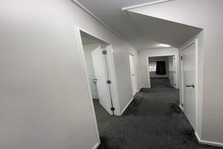 Photo of property in 1/41 College Road, Northcote, Auckland, 0627