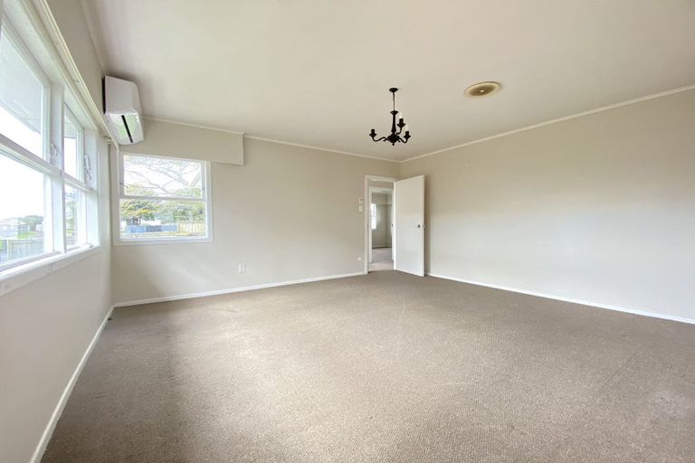 Photo of property in 12 Roby Street, Te Atatu Peninsula, Auckland, 0610