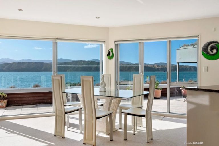 Photo of property in 1/279 Karaka Bay Road, Karaka Bays, Wellington, 6022