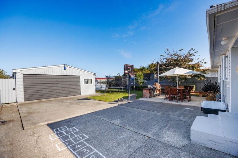 Photo of property in 40 Sutherland Crescent, Westbrook, Palmerston North, 4412
