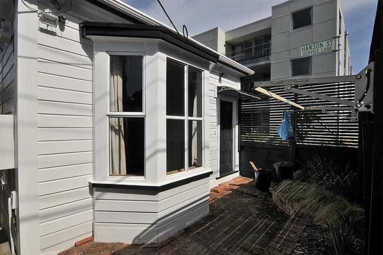 Photo of property in 23 Hanson Street, Mount Cook, Wellington, 6021