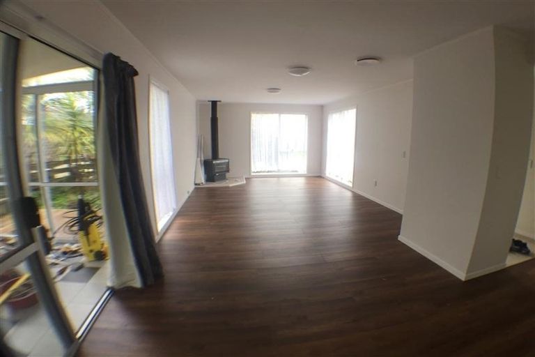 Photo of property in 7 Cushla Place, Massey, Auckland, 0614