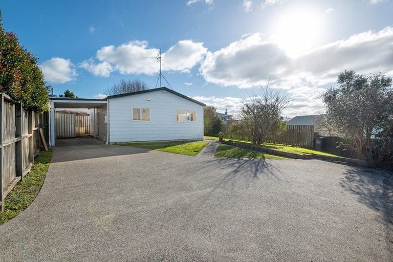Photo of property in 8a Fordham Street, Beach Haven, Auckland, 0626
