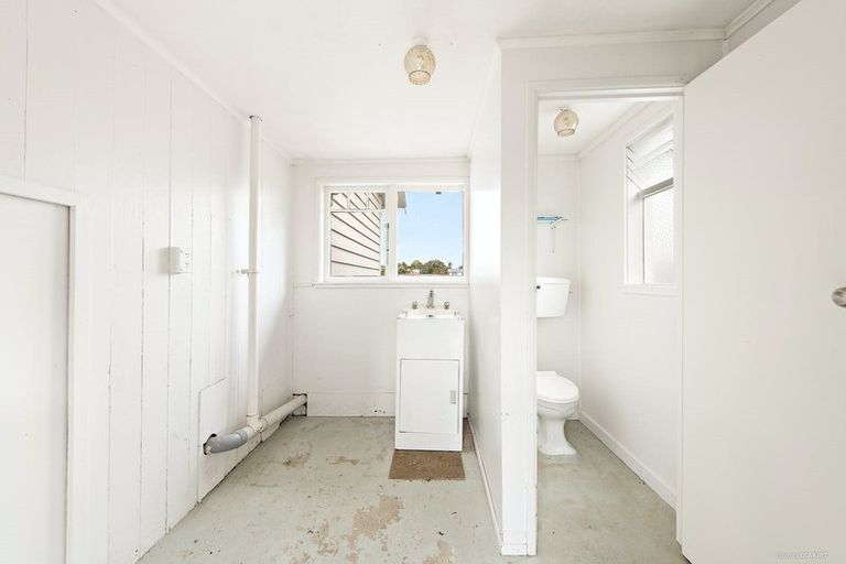 Photo of property in 4122 Great North Road, Glen Eden, Auckland, 0602