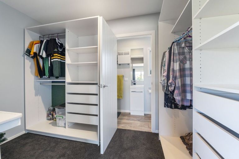 Photo of property in 43 Carrs Road, Urenui, 4377