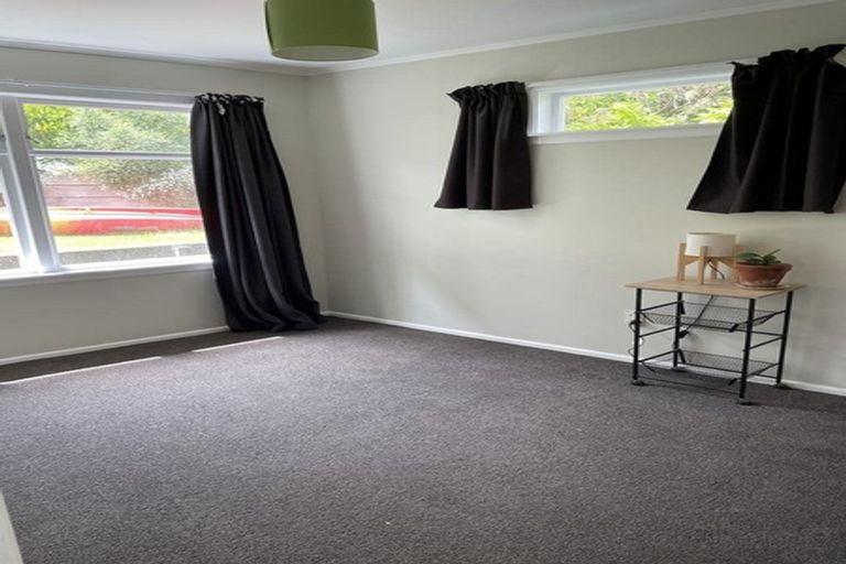 Photo of property in 17 Bedford Street, Northland, Wellington, 6012