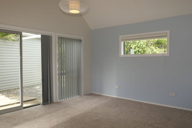 Photo of property in 11 Kotare Street, Waikanae, 5036