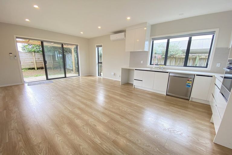 Photo of property in 5 Tawa Road, Te Atatu Peninsula, Auckland, 0610
