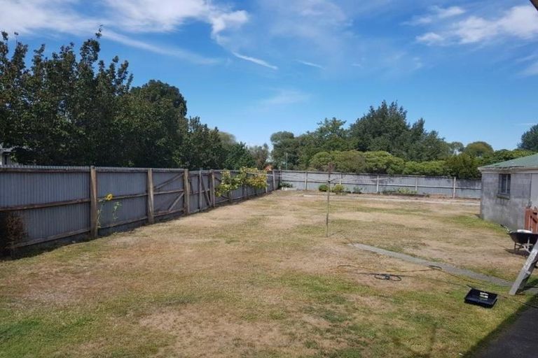 Photo of property in 67 Englefield Road, Northwood, Christchurch, 8051