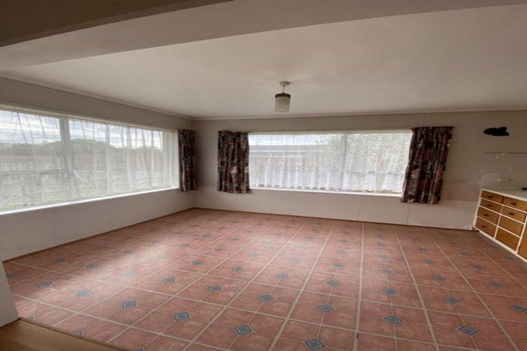Photo of property in 11 Winiata Place, Otaki, 5512