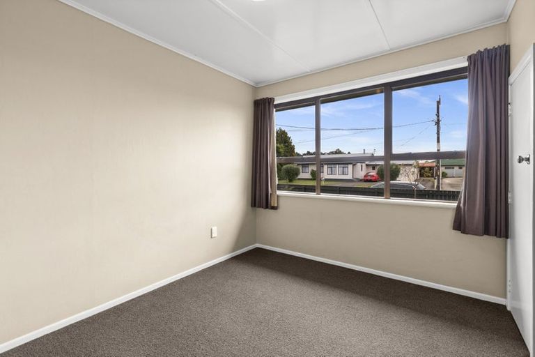 Photo of property in 5 Warwick Crescent, Taradale, Napier, 4112