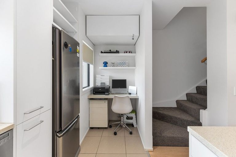Photo of property in 19/22u Booth Street, Miramar, Wellington, 6022