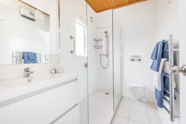 Photo of property in 13 Ferry Street, Seatoun, Wellington, 6022