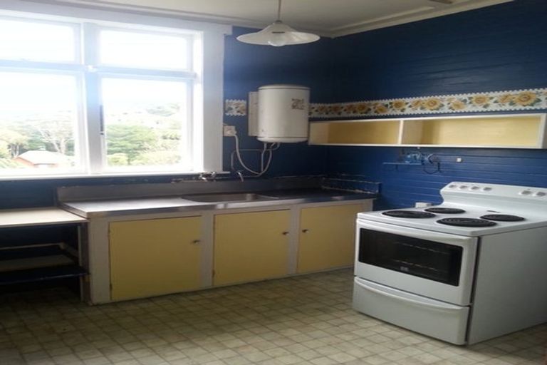 Photo of property in 18 Garden Road, Northland, Wellington, 6012