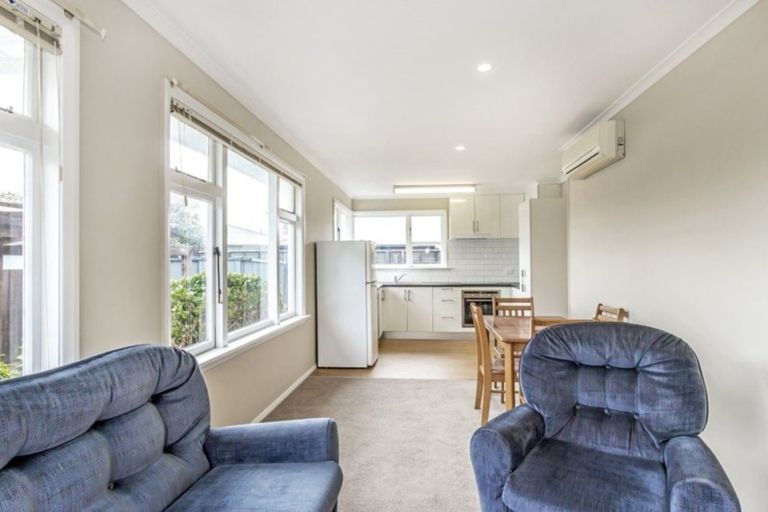 Photo of property in 48 Staveley Street, Avonhead, Christchurch, 8042