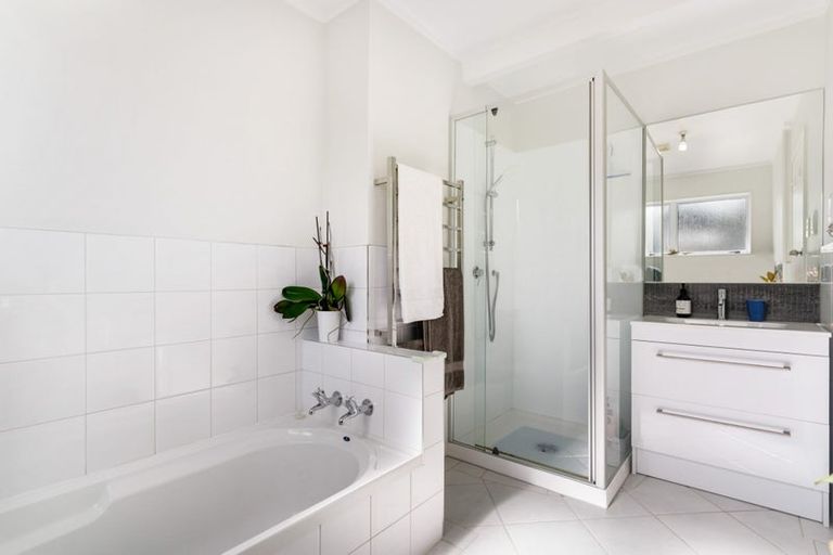 Photo of property in 21 Zealandia Road, Manly, Whangaparaoa, 0930