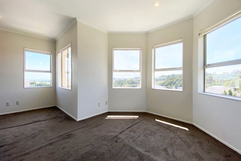 Photo of property in 33 Saint Maroun Rise, The Gardens, Auckland, 2105
