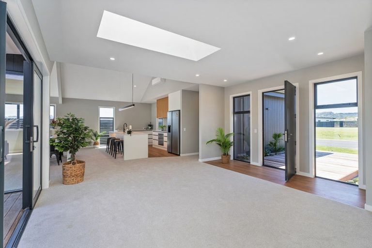 Photo of property in 17 Kahu Crescent, Whitianga, 3510