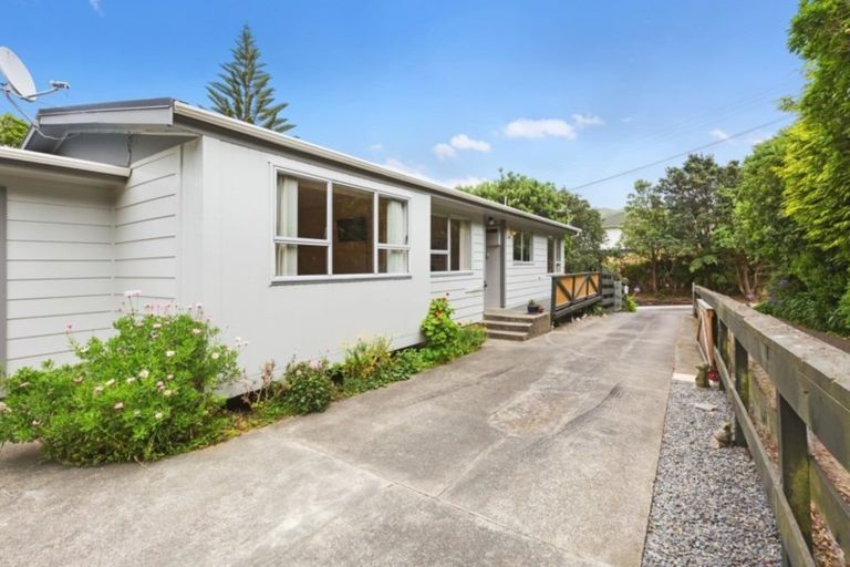 Photo of property in 13a Mahoe Street, Tawa, Wellington, 5028