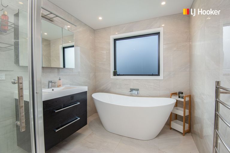 Photo of property in 13 Huntly Road, Outram, 9019