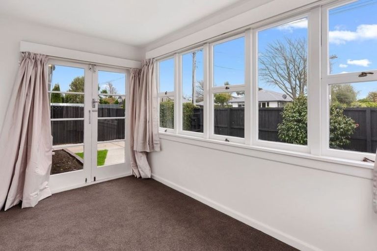 Photo of property in 24 Plynlimon Road, Fendalton, Christchurch, 8052