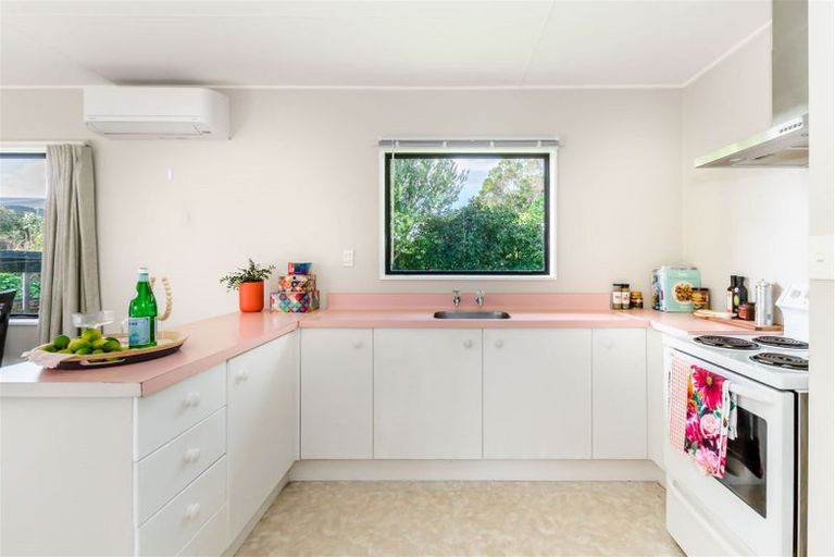 Photo of property in 3a Campion Road, Waikanae Beach, Waikanae, 5036