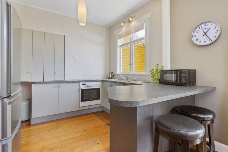 Photo of property in 96 Tukapa Street, Westown, New Plymouth, 4310