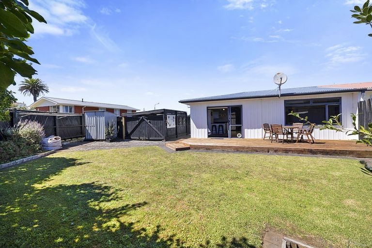 Photo of property in 15a Naumai Place, Spotswood, New Plymouth, 4310