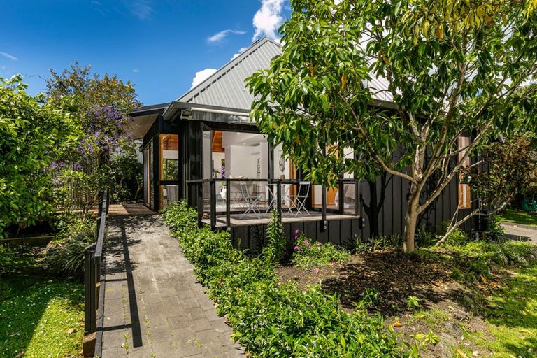 Photo of property in 10/46 King Edward Parade, Devonport, Auckland, 0624