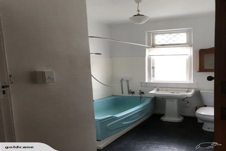 Photo of property in 28 Chamberlain Road, Karori, Wellington, 6012