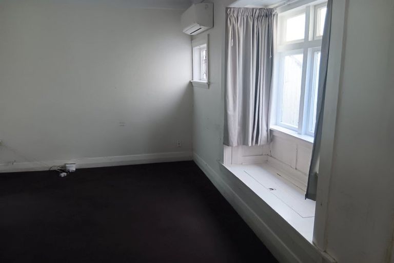 Photo of property in 135 Wallace Street, Mount Cook, Wellington, 6021