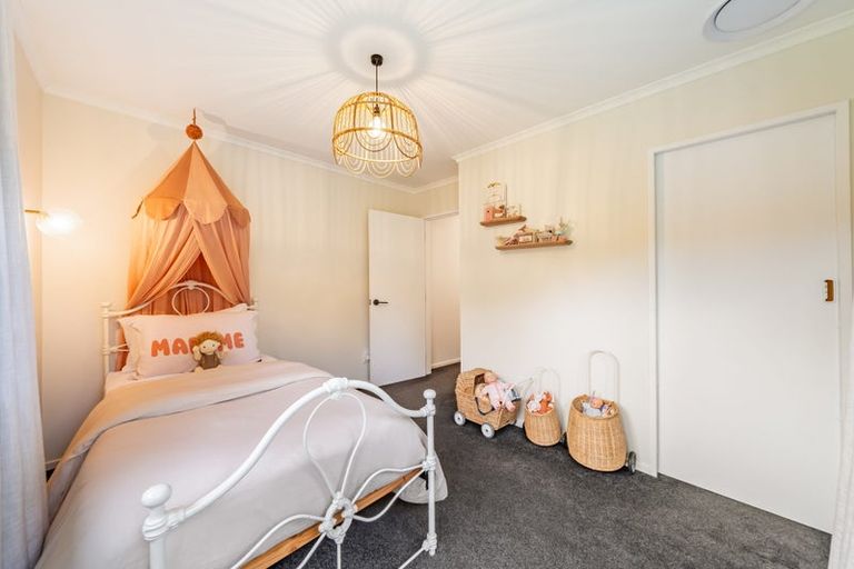 Photo of property in 77 Joseph Banks Drive, Whitby, Porirua, 5024