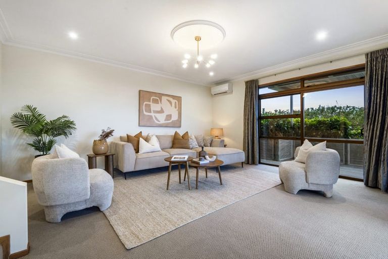 Photo of property in 22 John Dee Crescent, Red Beach, 0932