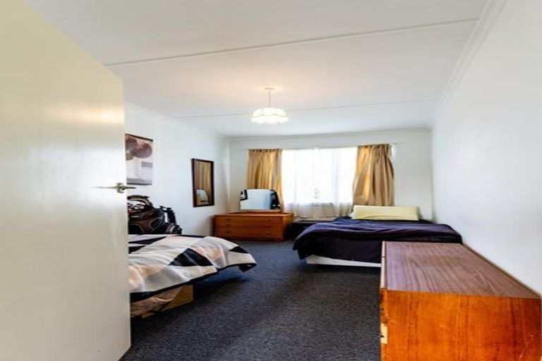 Photo of property in 15 Timaru Road, Waimate, 7924