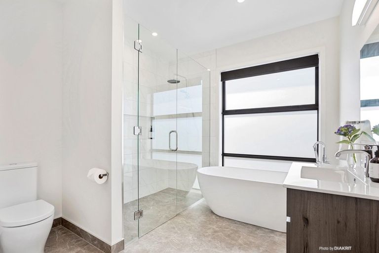 Photo of property in 24 Westwood Avenue, Greytown, 5712