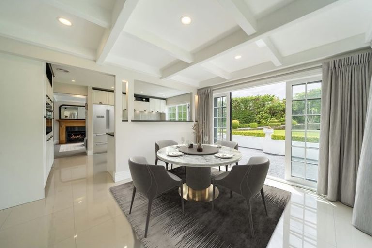 Photo of property in 29 Padnell Crescent, Paparangi, Wellington, 6037