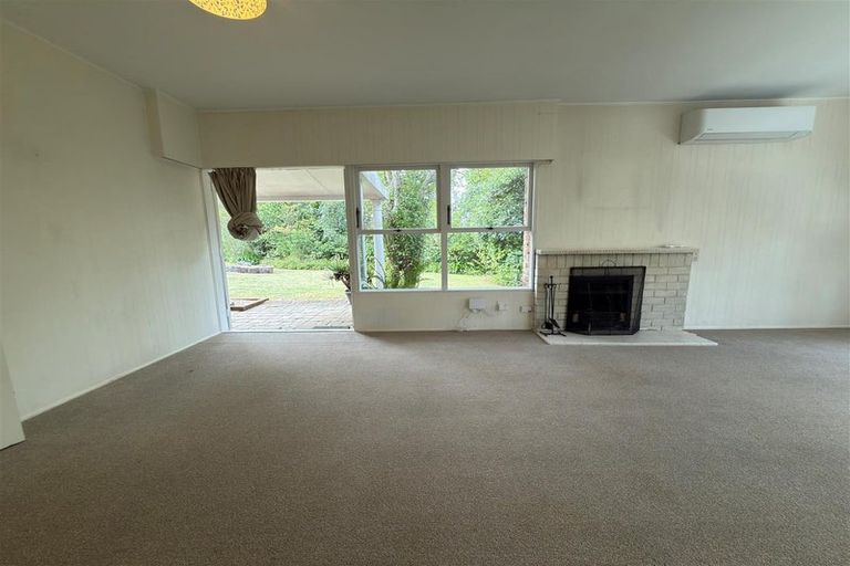 Photo of property in 208 Godley Road, Titirangi, Auckland, 0604